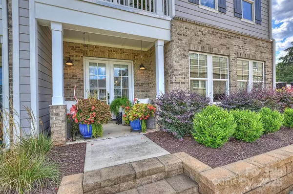 Davidson, NC 28036,215 Junaluska DR