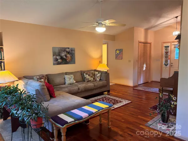 Hendersonville, NC 28739,4 Dunean LN