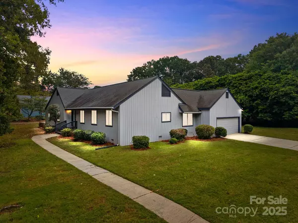 Charlotte, NC 28277,8131 Raintree LN