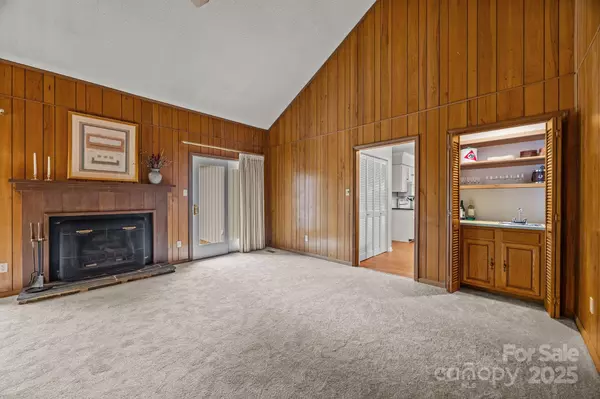 Charlotte, NC 28277,8131 Raintree LN