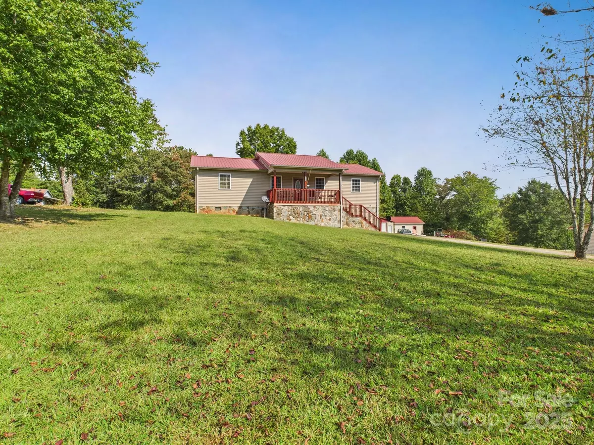 Stony Point, NC 28678,1368 Middle RD