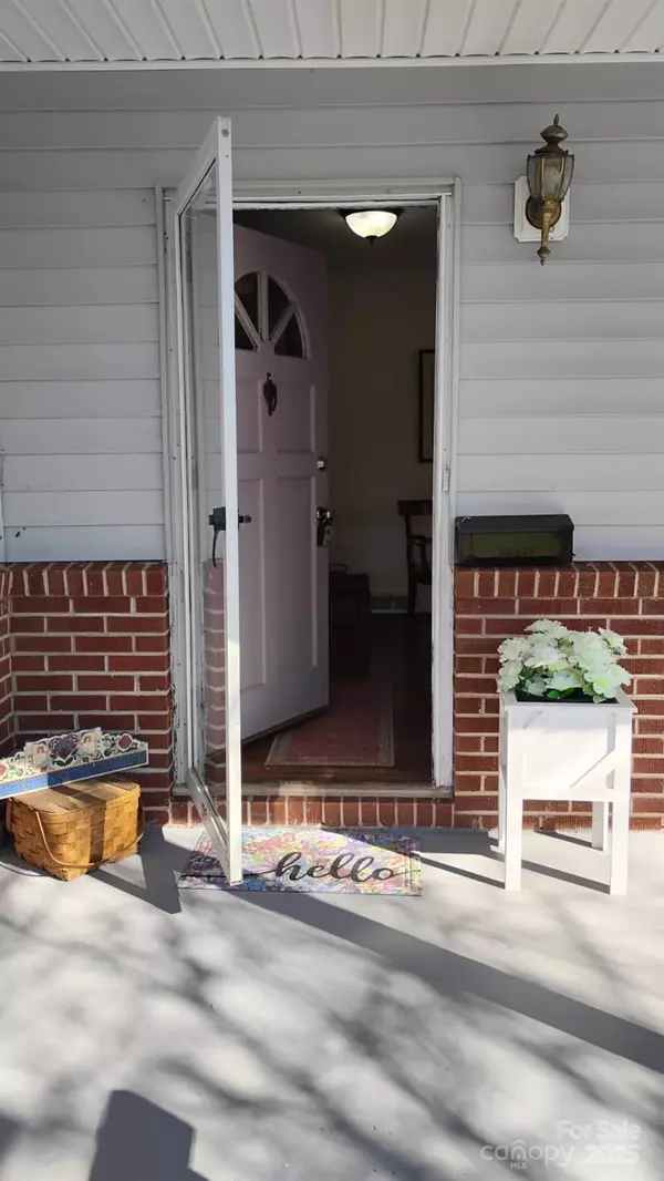 Rutherfordton, NC 28139,186 Tanner ST