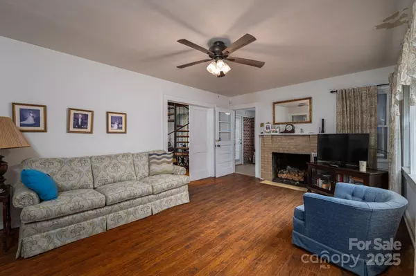 Shelby, NC 28150,1544 Kings RD