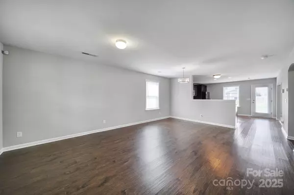 Charlotte, NC 28213,10715 Derryrush DR