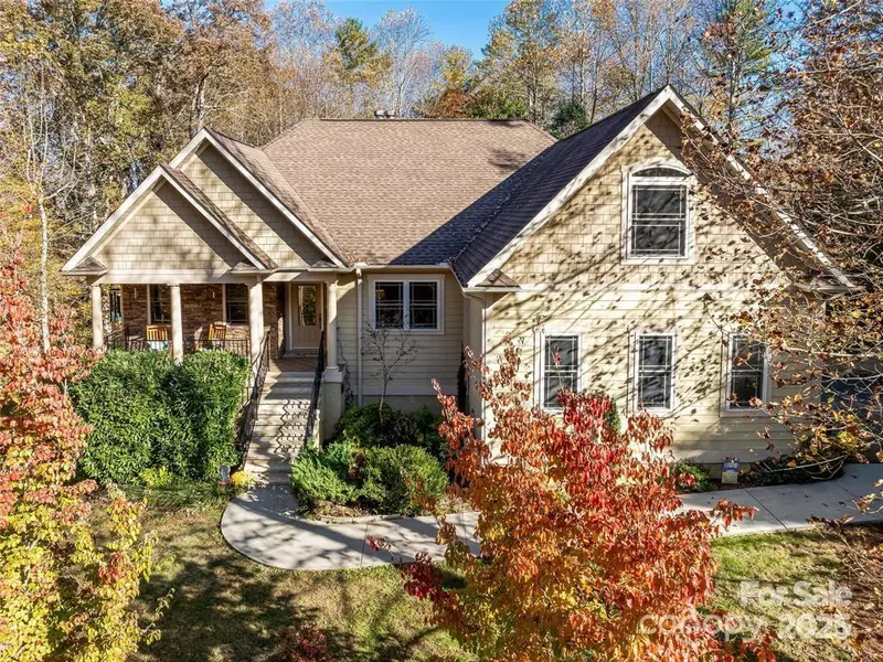 40 Mountain Shadows DR, Leicester, NC 28748