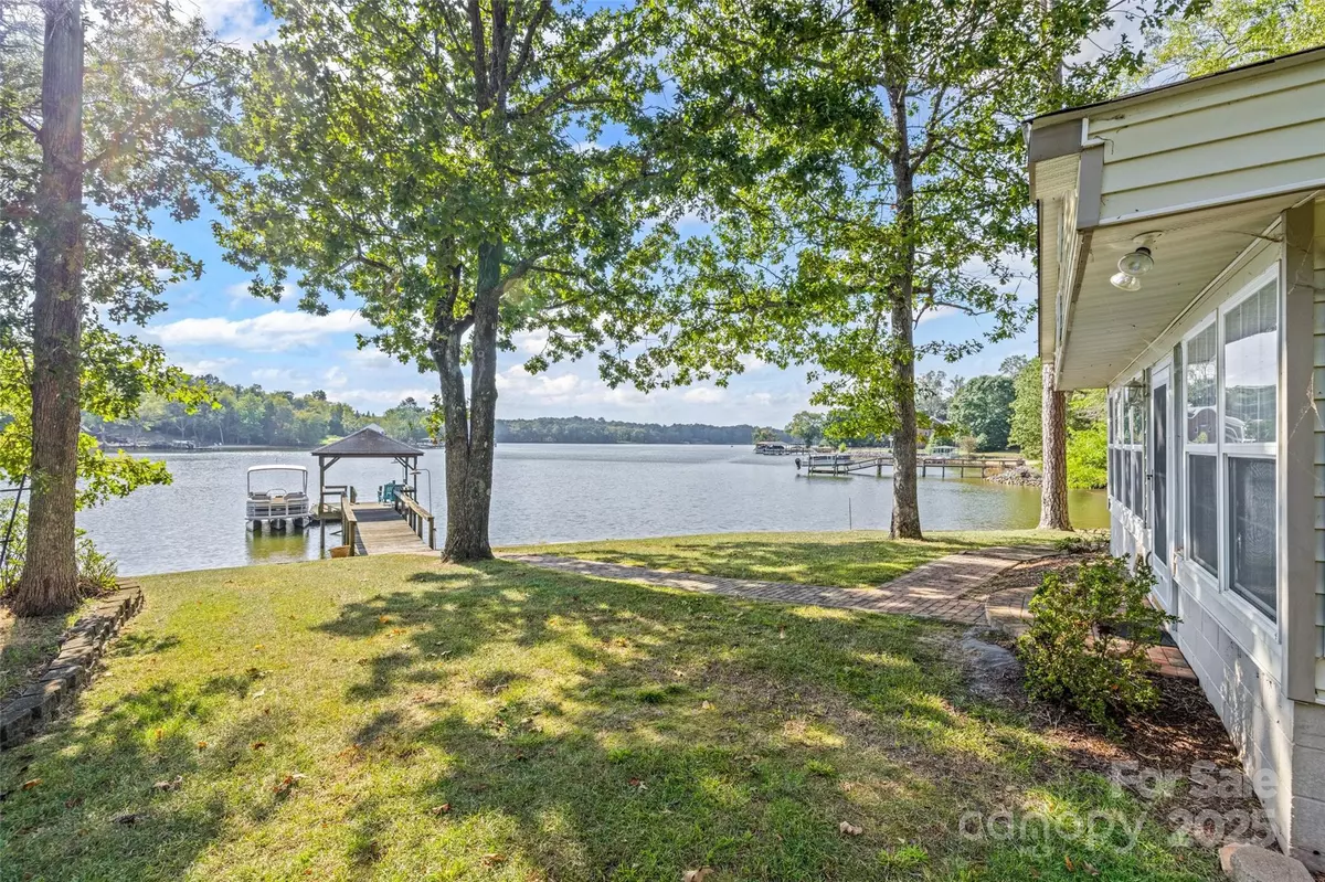 York, SC 29745,201 Price Place LN
