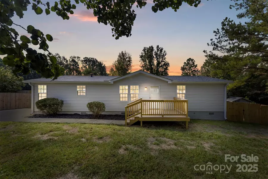 144 Ridge Creek DR, Troutman, NC 28166
