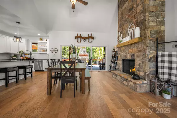 Horse Shoe, NC 28742,118 Byron Forest DR