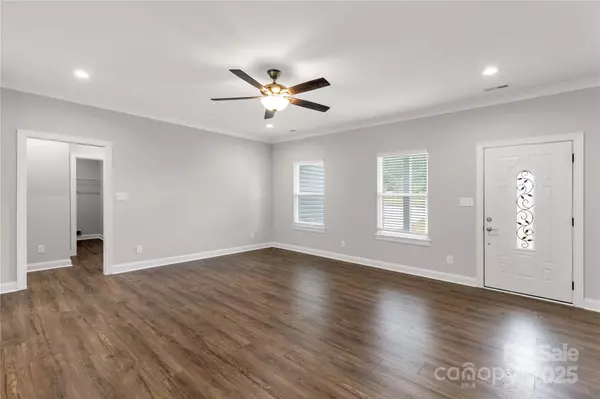 Heath Springs, SC 29058,325 East ST