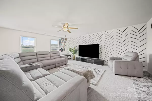 Salisbury, NC 28146,1205 Standing Oak DR