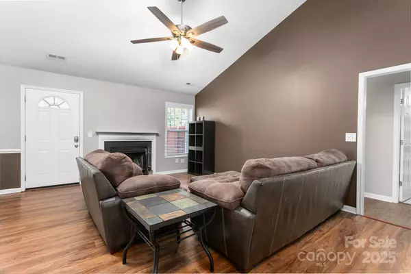 Kernersville, NC 27284,205 Fiddlers Knoll CT