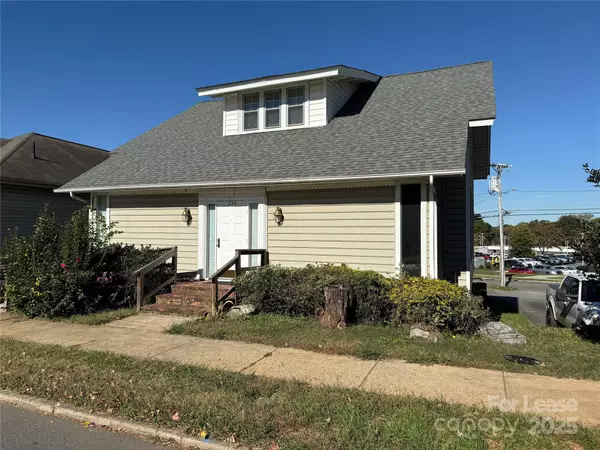 Statesville, NC 28677,233 Davie AVE