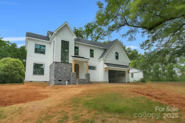 4918 Buckingham DR, Charlotte, NC 28209