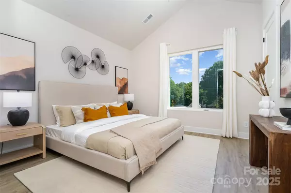 Charlotte, NC 28216,212 Mattoon ST