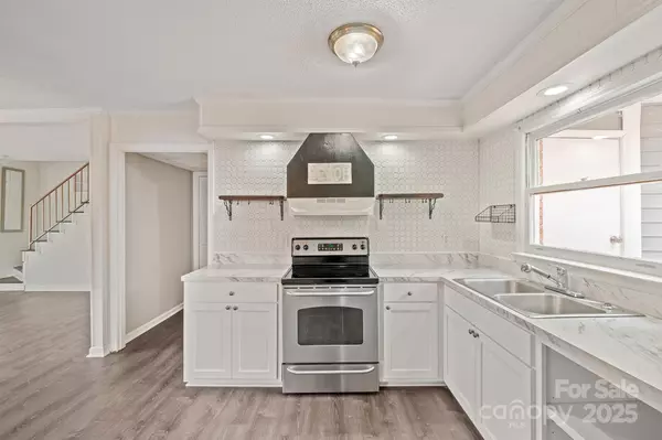 Lincolnton, NC 28092,801 N Grove ST