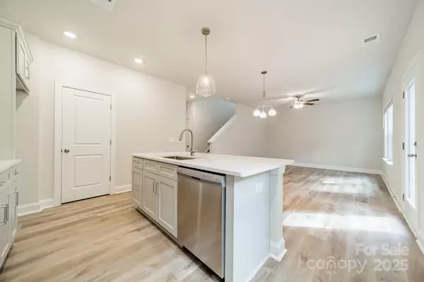Lincolnton, NC 28092,815 N Laurel ST