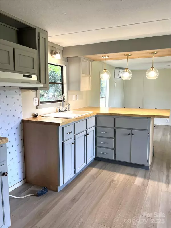 Morganton, NC 28655,3674 L R Walker RD