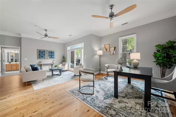 Charlotte, NC 28202,613 Garden District DR