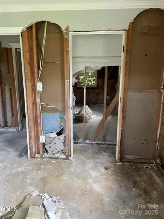 Charlotte, NC 28214,1124 Riverside DR