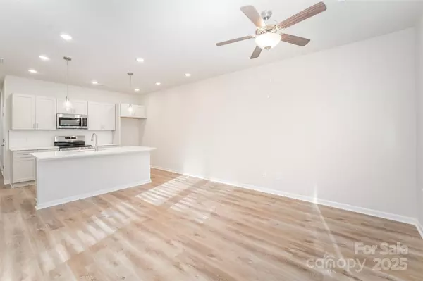 Charlotte, NC 28208,2713 New Pineola RD