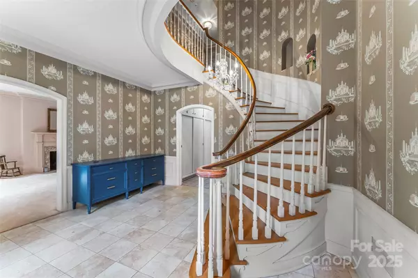 Valdese, NC 28690,301 Louise AVE NE