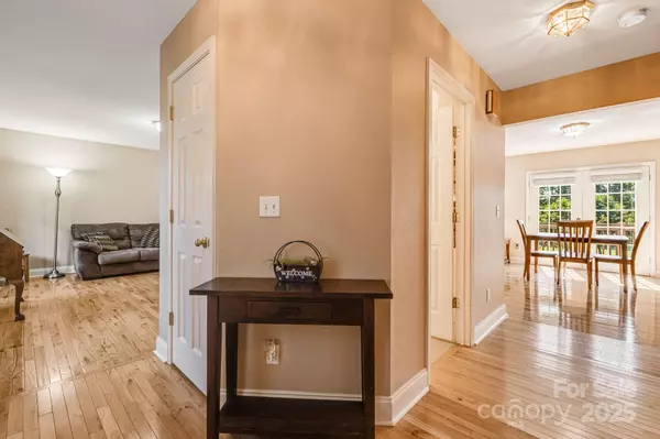 Candler, NC 28715,213 Home PL