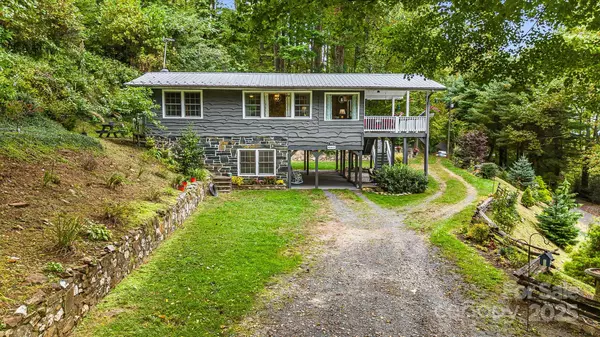 Little Switzerland, NC 28749,199 Alpine DR