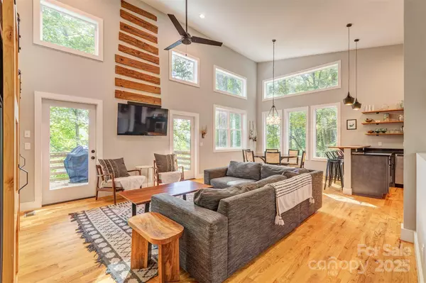 Asheville, NC 28806,42 Salola ST