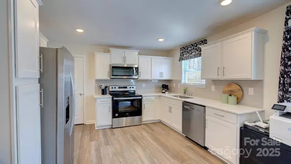 Asheville, NC 28806,63 Cain Hollow WAY