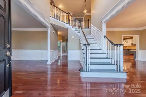 Charlotte, NC 28277,9913 Hazelview DR