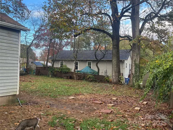 Asheville, NC 28806,4 La Rue ST