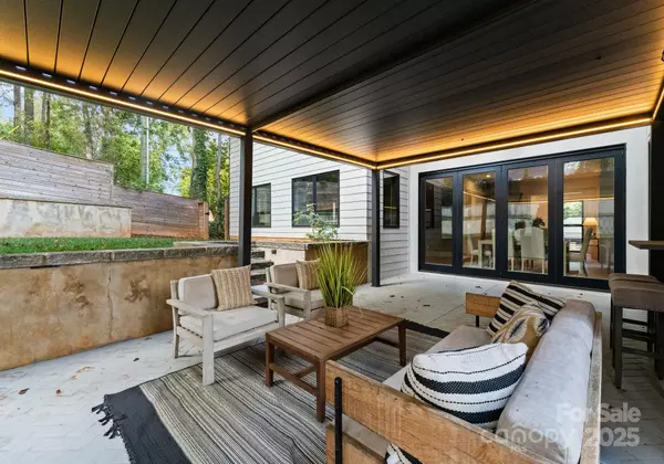 Charlotte, NC 28209,3416 Windsor DR