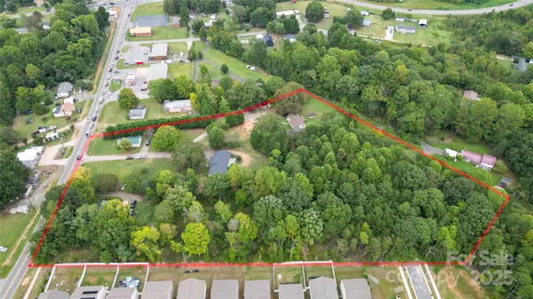 Mooresville, NC 28117,2209 Charlotte HWY