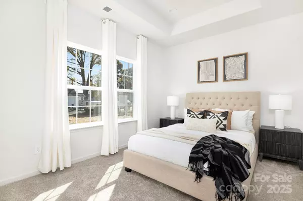 Charlotte, NC 28269,1604 Oak ST