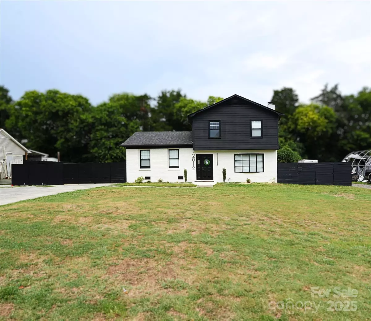 Charlotte, NC 28217,2012 Bangor RD