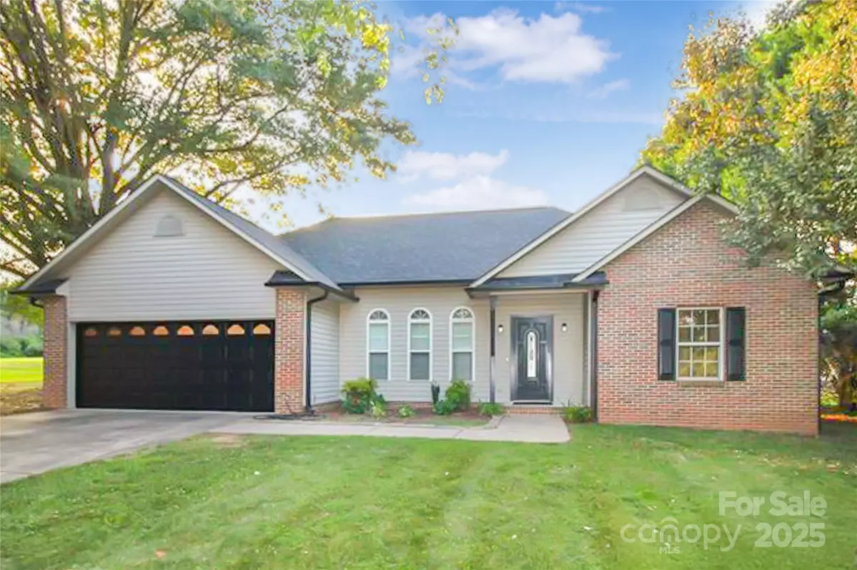 Shelby, NC 28150,335 Sunrise CIR