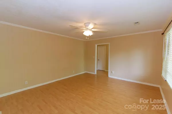 Lincolnton, NC 28092,416 W Pine ST