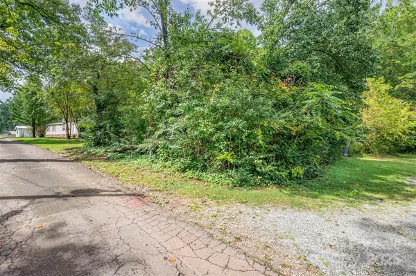 Gastonia, NC 28056,127 Ellis RD
