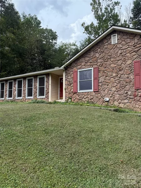112 Asvista DR, Candler, NC 28715