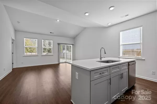 Lexington, NC 27292,734 Brown ST