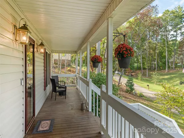 Candler, NC 28715,25 Brierfield DR