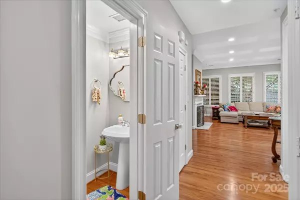 Charlotte, NC 28211,310 Wendover Heights CIR