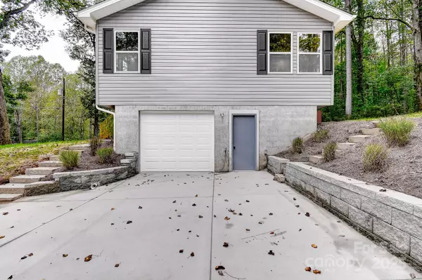 Candler, NC 28715,32 Liberty CIR