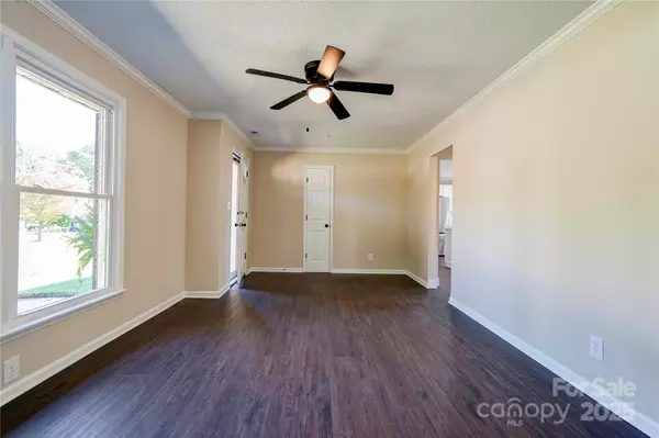 Shelby, NC 28150,1612 N Oak DR