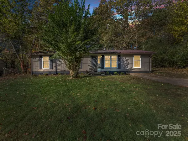 47 Springside DR, Hendersonville, NC 28792