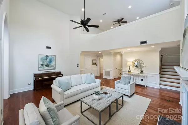Charlotte, NC 28226,8915 Challis Hill LN