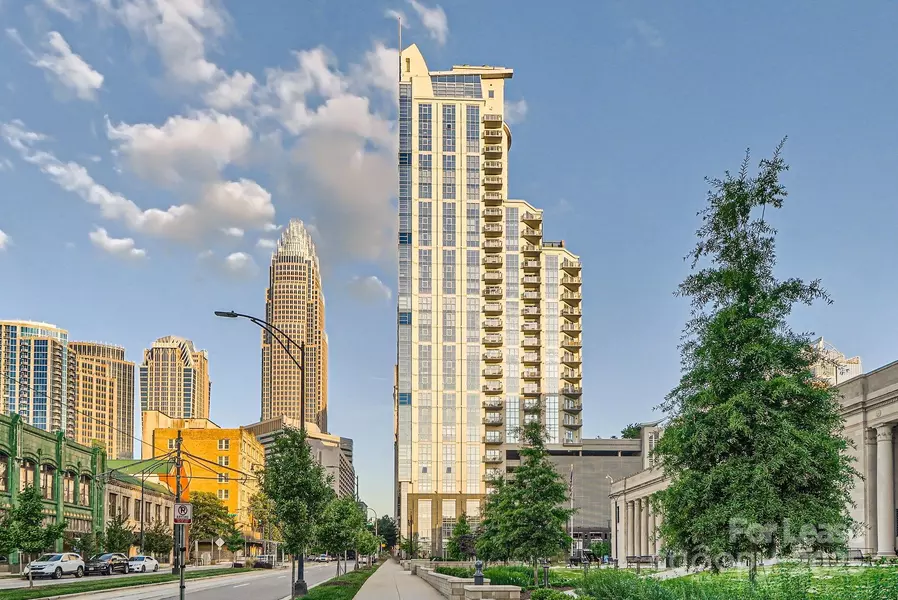 333 W Trade ST W #906, Charlotte, NC 28202