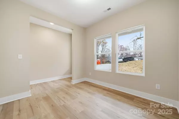 Concord, NC 28027,5800 Raintree CIR