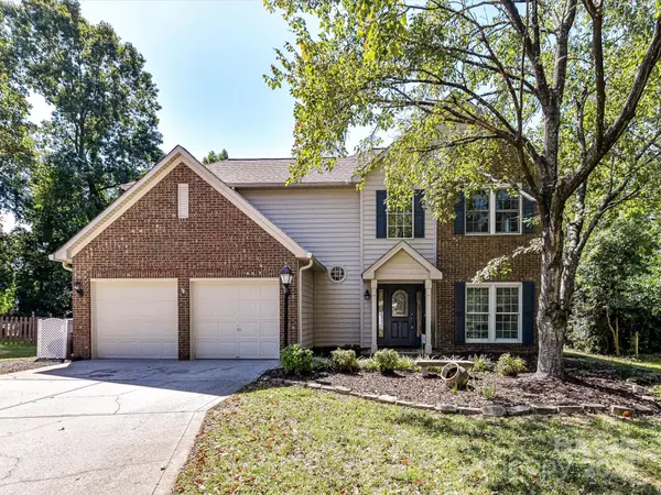 126 Lake Davidson CIR, Davidson, NC 28036