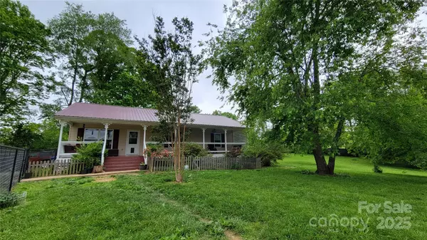 10 Haven Crest LN, Fletcher, NC 28732